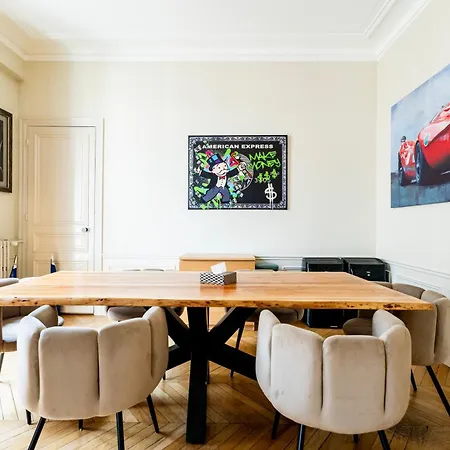 Luxe Arc De Triomphe Apartment *